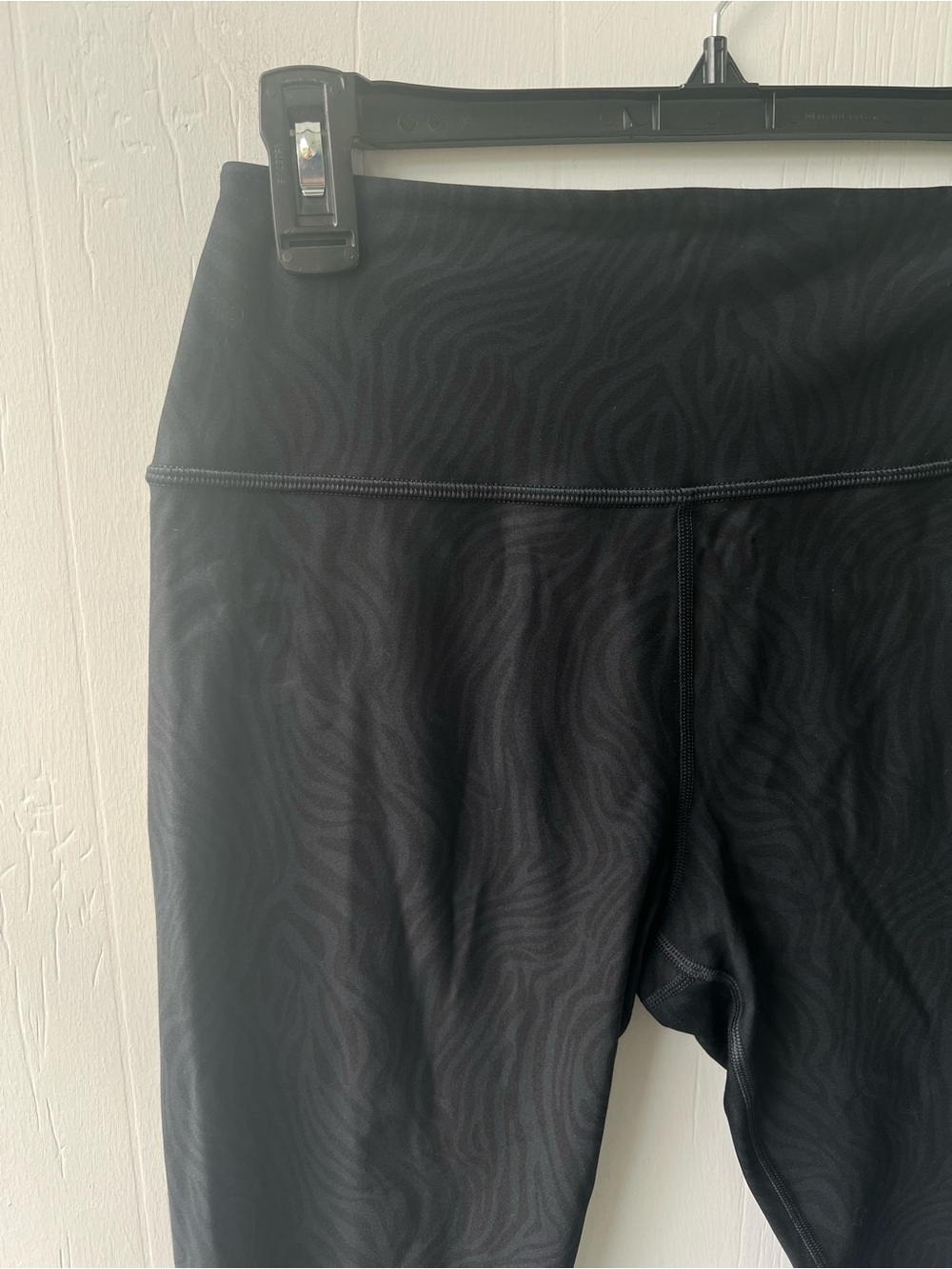 Peloton Cadent High-Rise Reversible Printed Legging (size M) - Picture 11 of 14